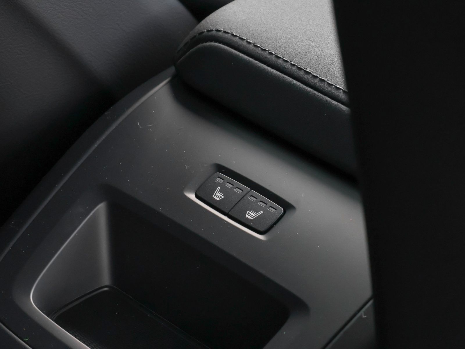 Fahrzeugabbildung Volvo XC60 Plus Black Edition PHEV 0,5% Versteuerung