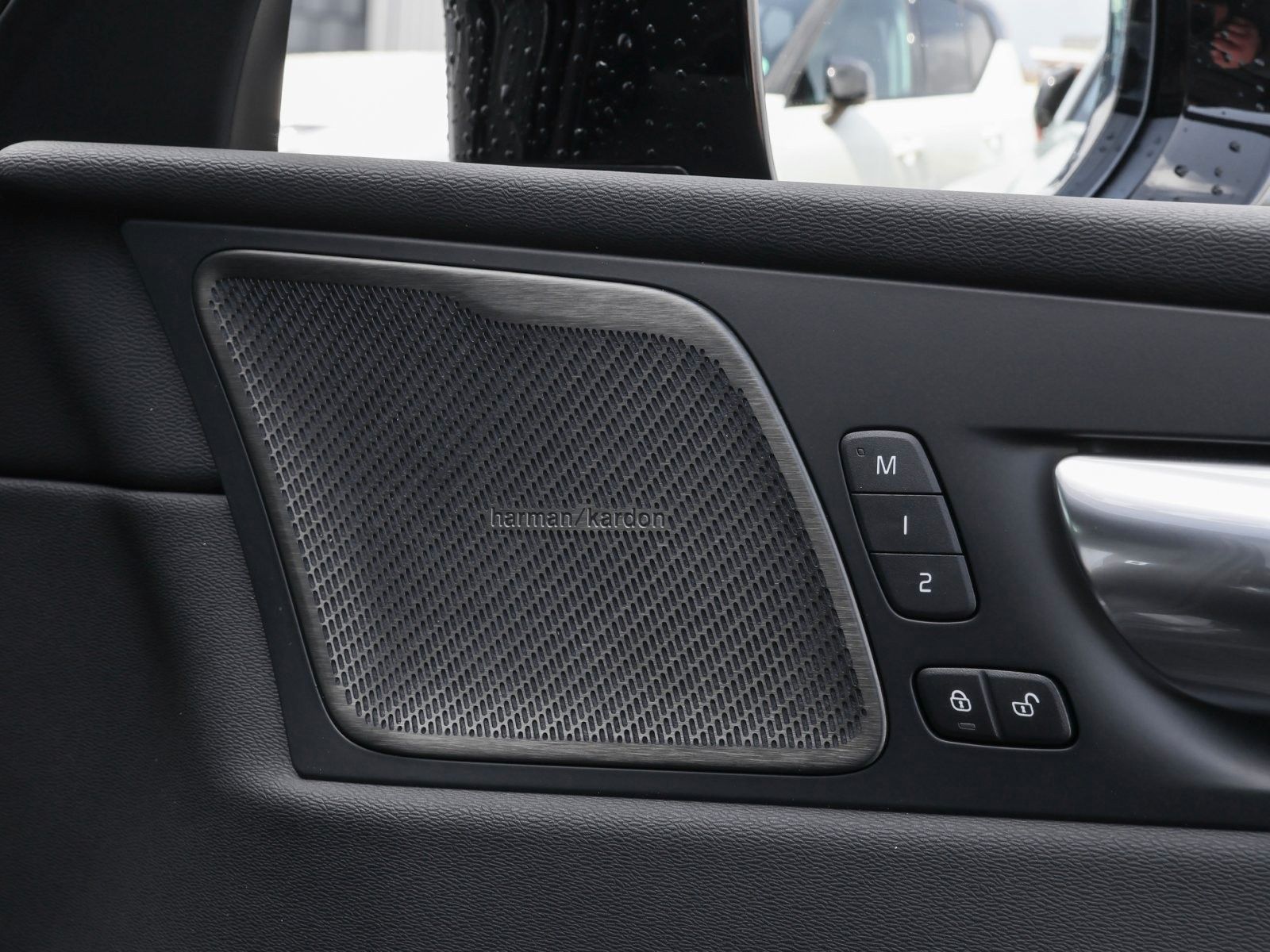 Fahrzeugabbildung Volvo XC60 Plus Black Edition T8 PHEV