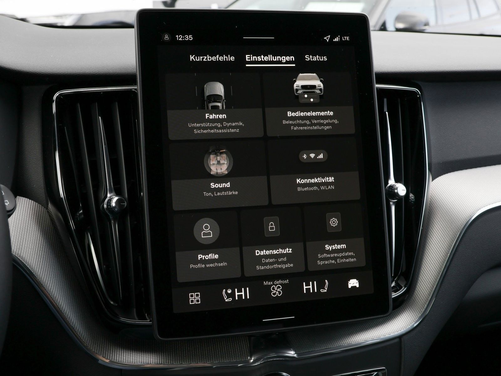 Fahrzeugabbildung Volvo XC60 Plus Black Edition T8 PHEV