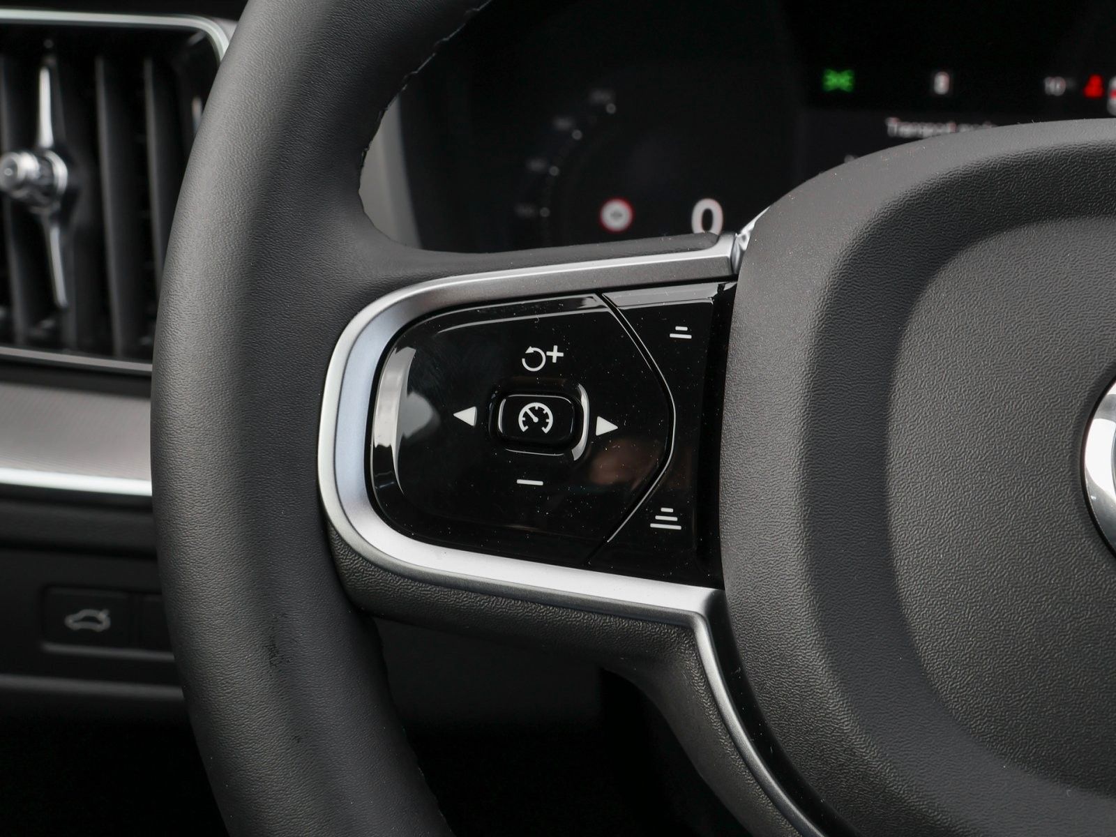 Fahrzeugabbildung Volvo XC60 Plus Black Edition T8 PHEV