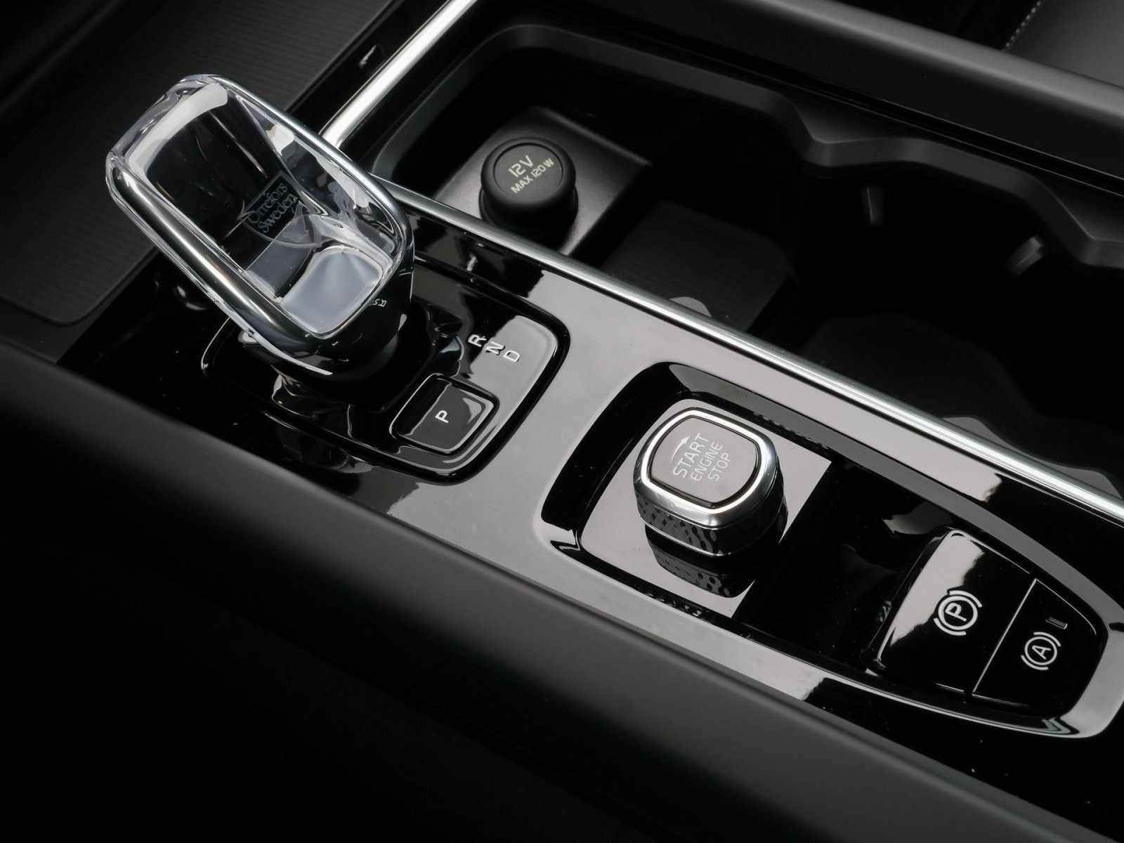 Fahrzeugabbildung Volvo XC60 Plus Black Edition T8 PHEV