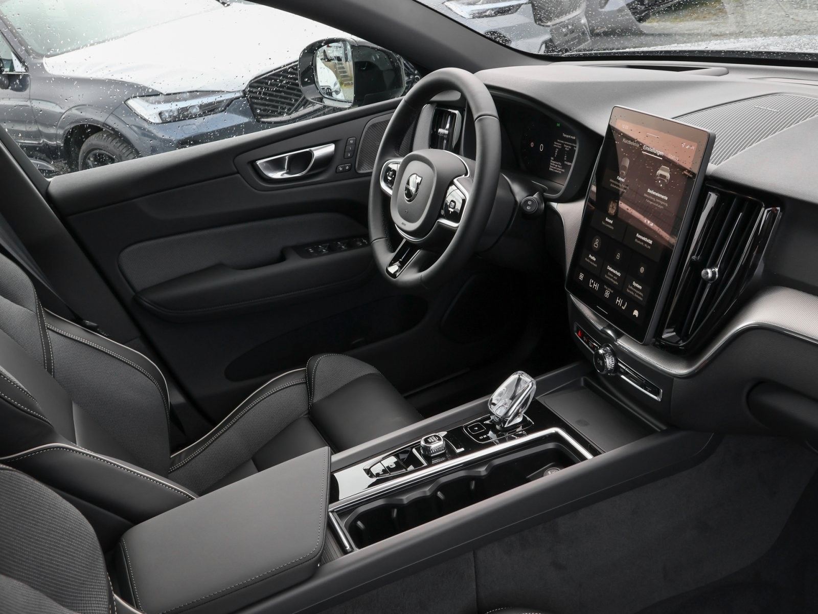 Fahrzeugabbildung Volvo XC60 Plus Black Edition T8 PHEV