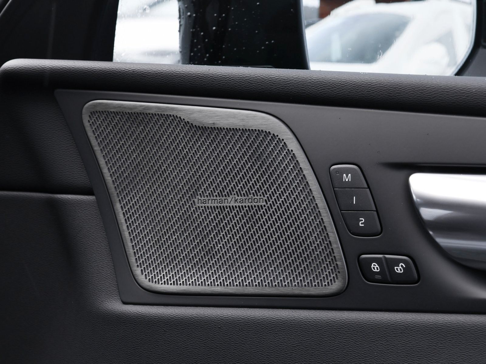 Fahrzeugabbildung Volvo XC60 Plus Black Edition T8 PHEV