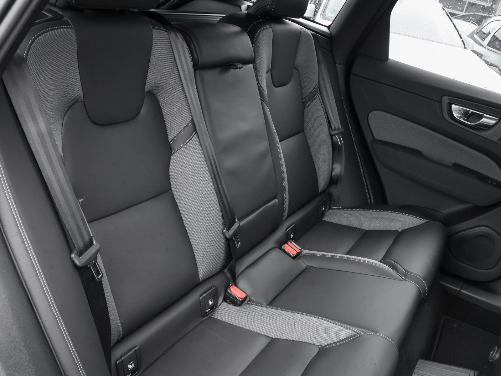 Fahrzeugabbildung Volvo XC60 Plus Black Edition T8 PHEV