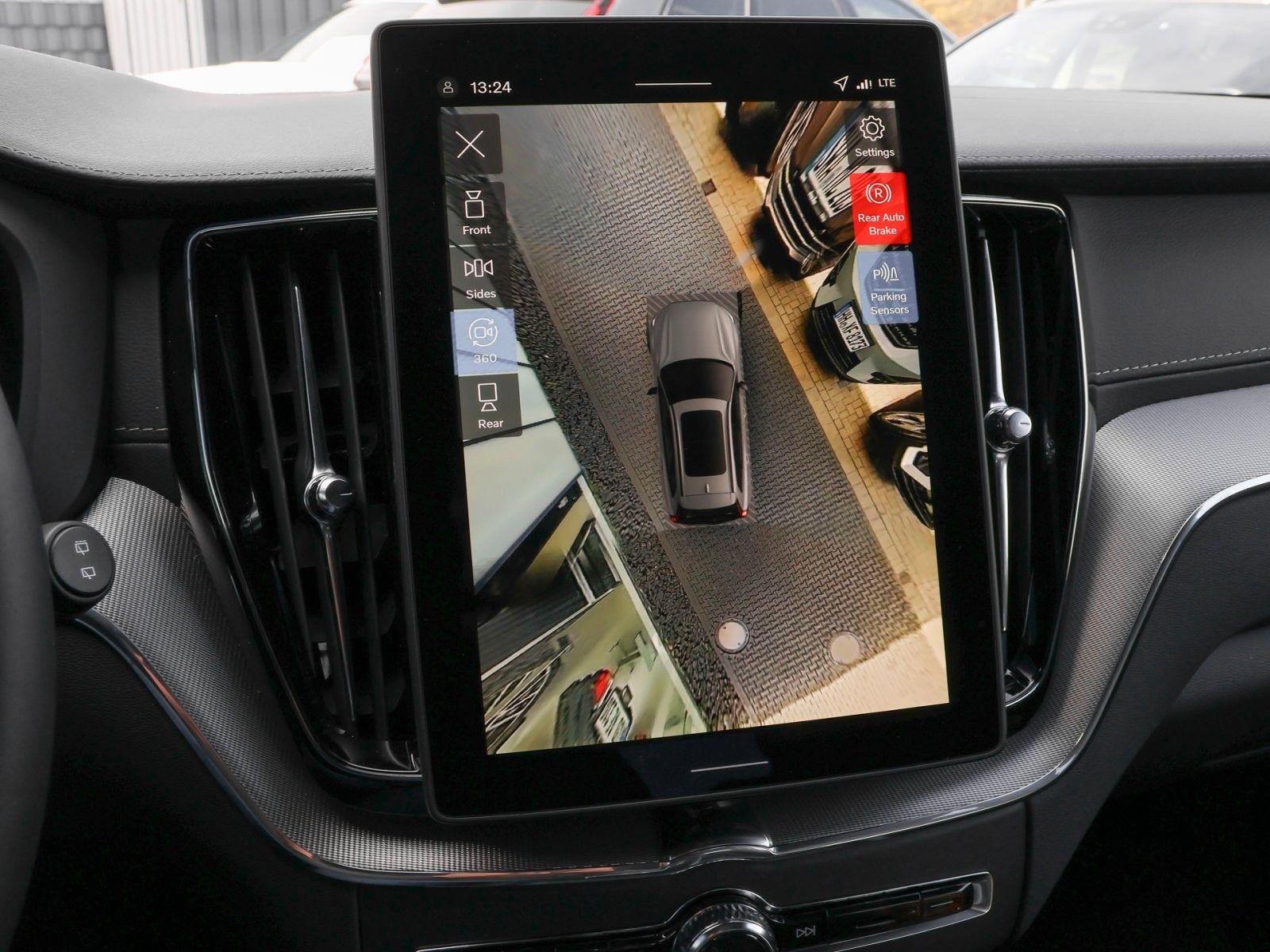 Fahrzeugabbildung Volvo XC60 T8 Plus Black Edition Plug-In Hybrid Lagom