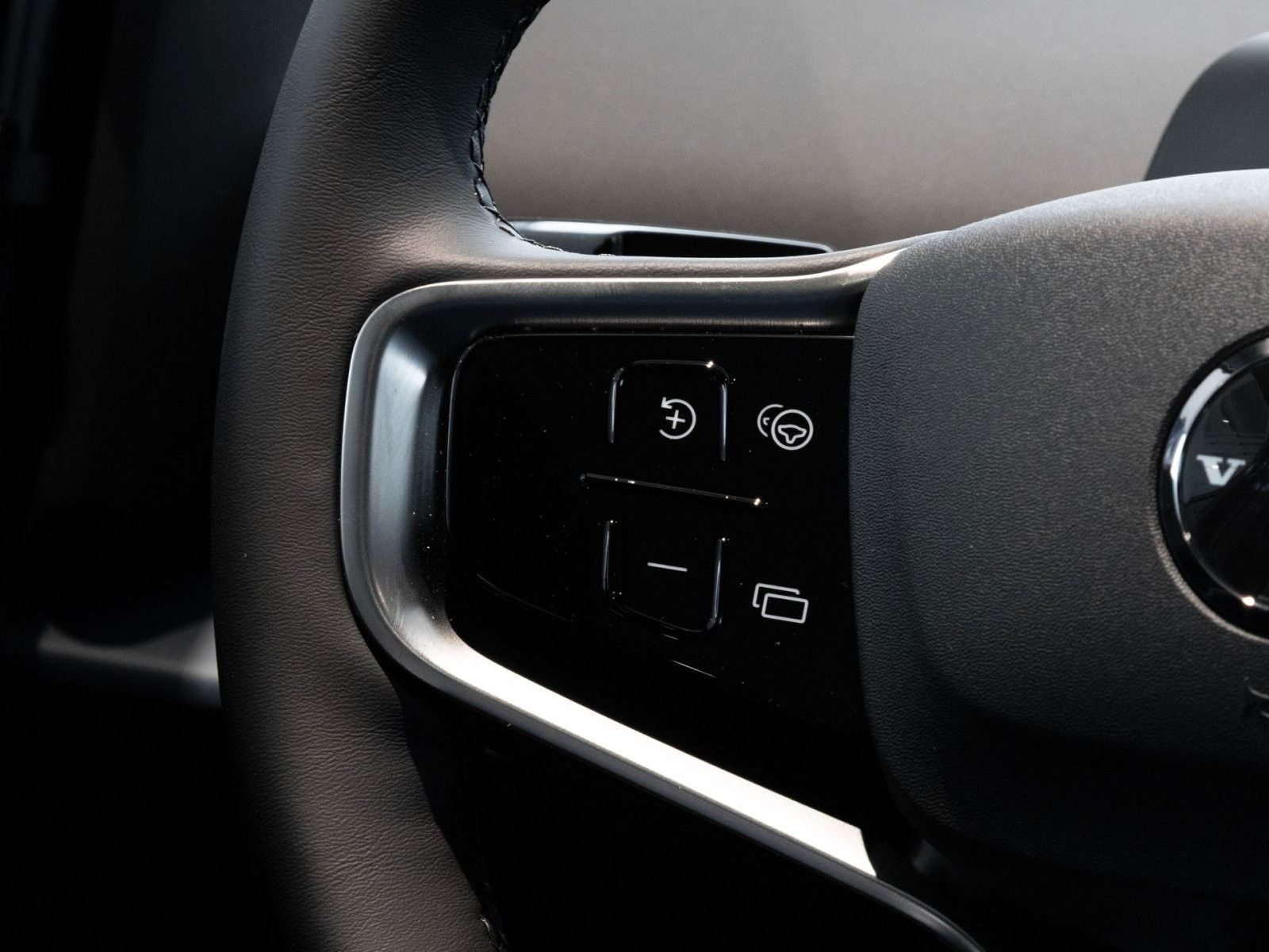 Fahrzeugabbildung Volvo EX30 Cross Country 315 kW Twin Motor Performance