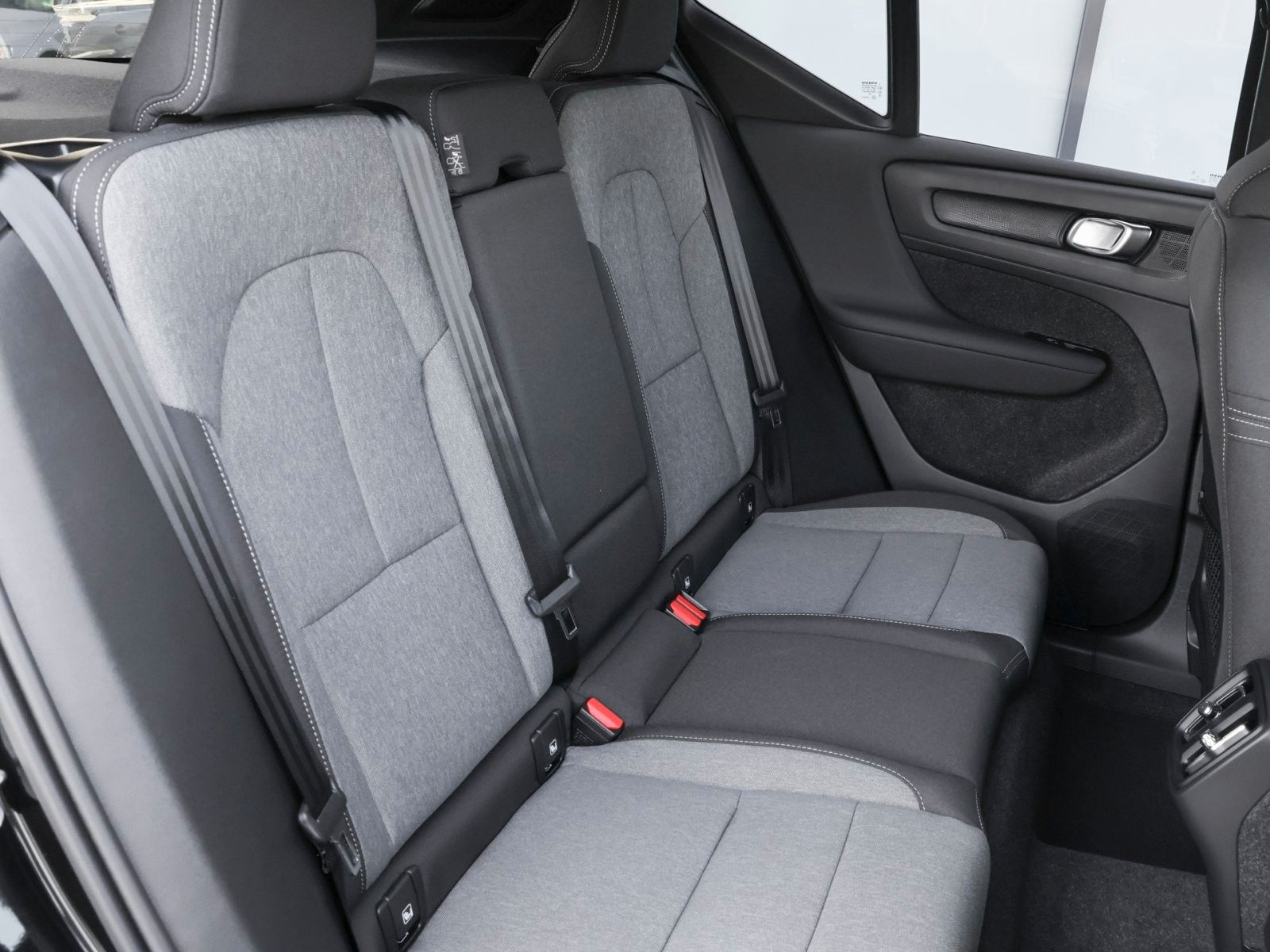 Fahrzeugabbildung Volvo XC40 Plus Black Edition 2WD